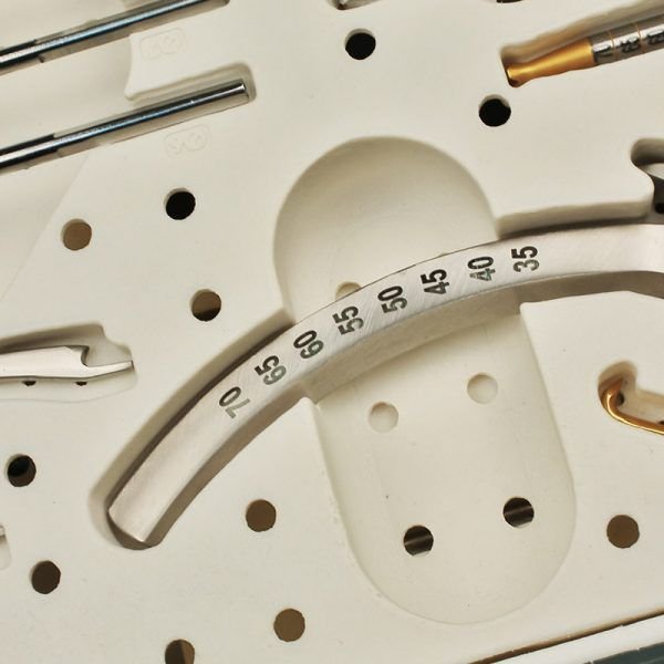 Anterior cruciate ligament reconstruction instrument kit alternate view image 2