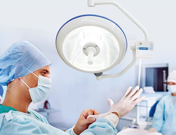 Ceiling-mounted surgical light KD700/500 alternate view image 2
