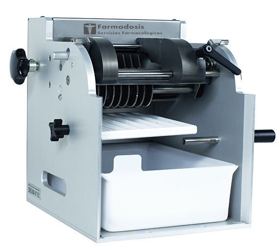Compact deblistering machine DB500 alternate view image 2