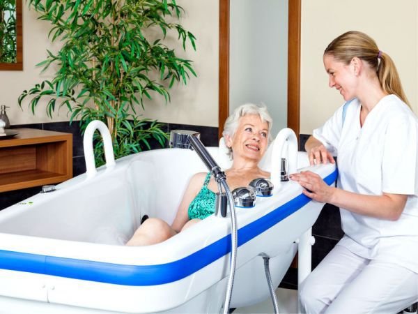 Electric medical bathtub INVITA image 4