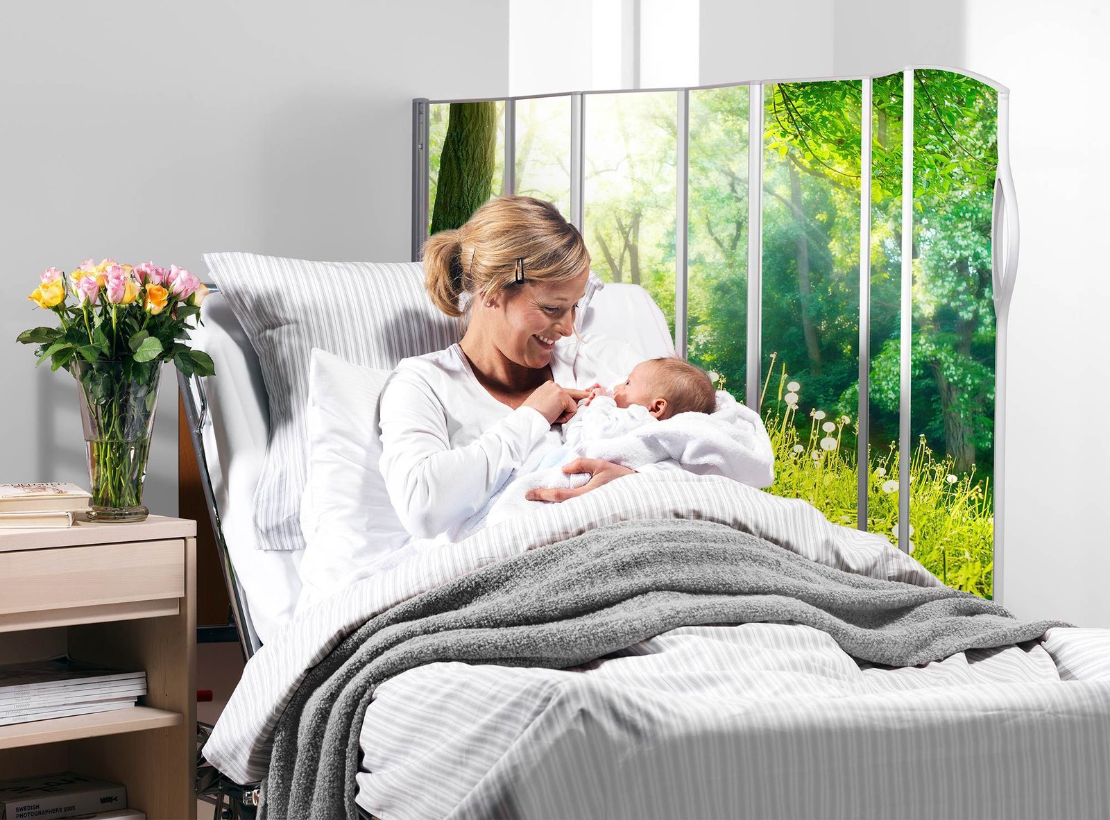 Folding hospital privacy screen PhotoPanels™ image 3