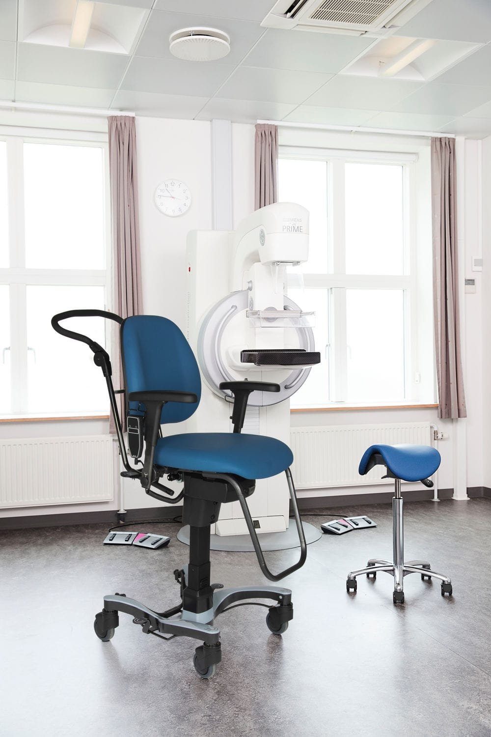 Mammography examination chair 70032 image 5