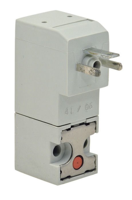 Medical valve E215D-1C024 image 4