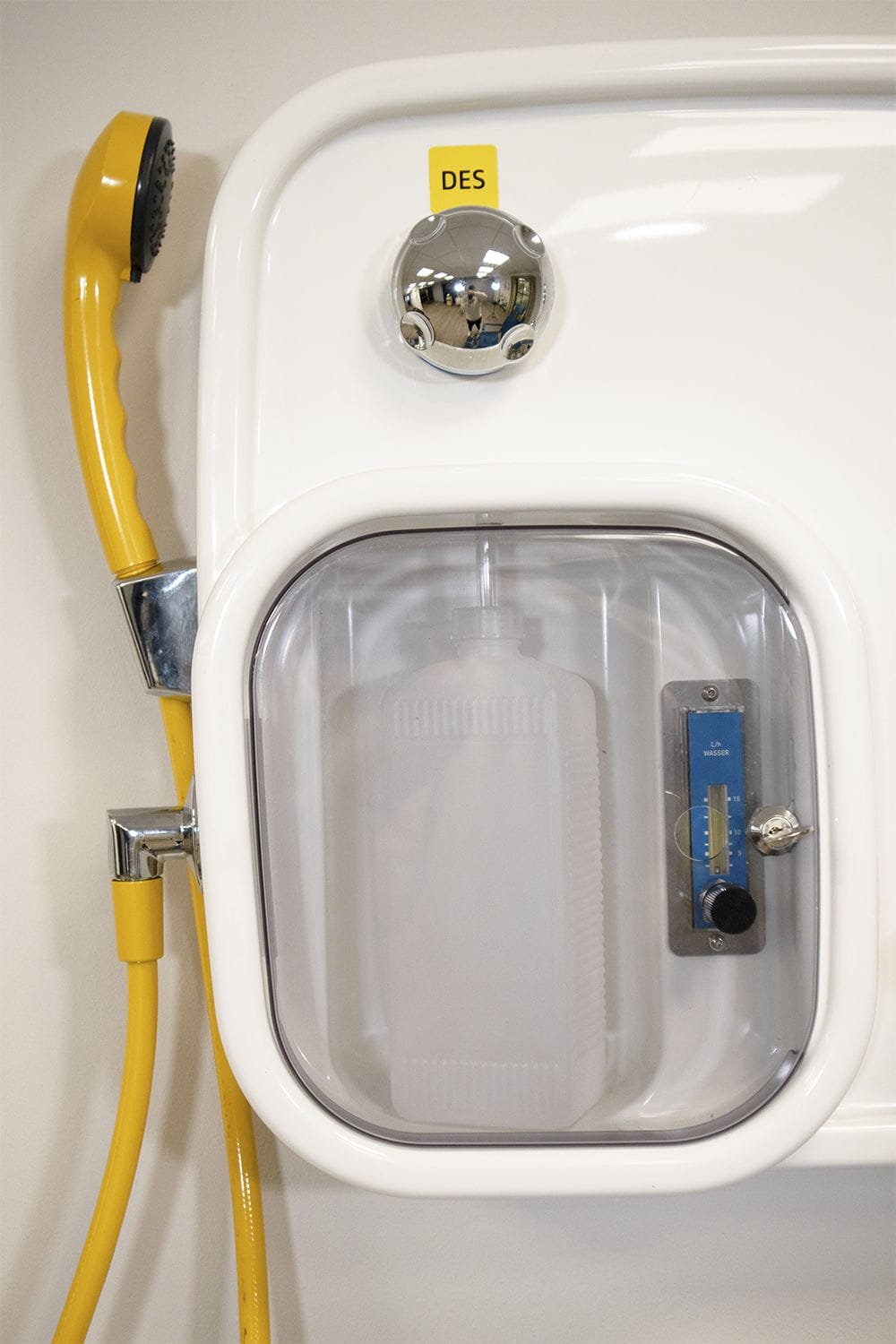 Shower panel with desinfection image 3