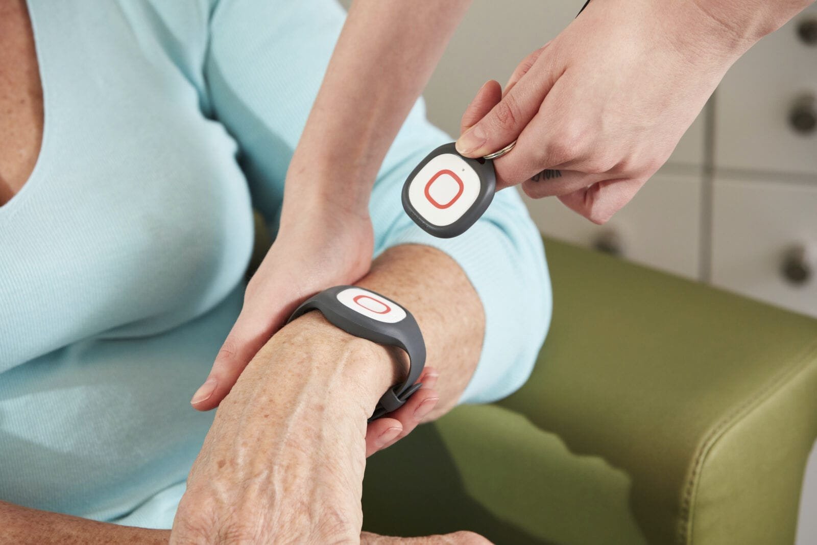 Wristband nurse call system AQURA alternate view image 2